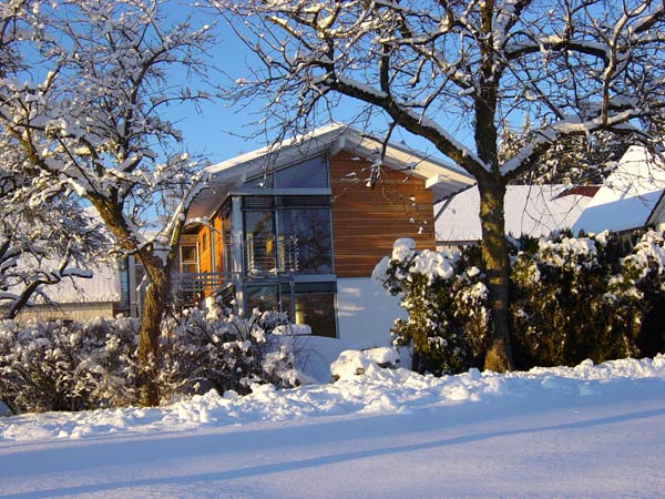 Wohnhaus mit Holzfassade